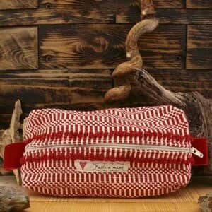 pochette-rossa-1-300x300 Beauty Case in tessuto artigianale Made By Sardinia