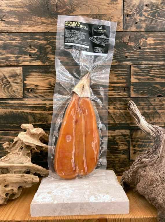 bottarga-tharros-pesca-1.jpg Bottarga di muggine in baffa (Stagno di Cabras) 250g