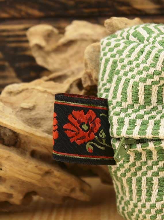 pochette-verde-part-2.jpg Beauty Case in tessuto artigianale Made By Sardinia